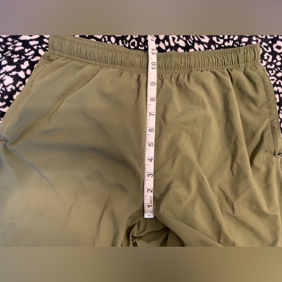 🥰SOLD🥰Green men’s Gymshark shorts💚🥰SOLD🥰 - Picture 4 of 11